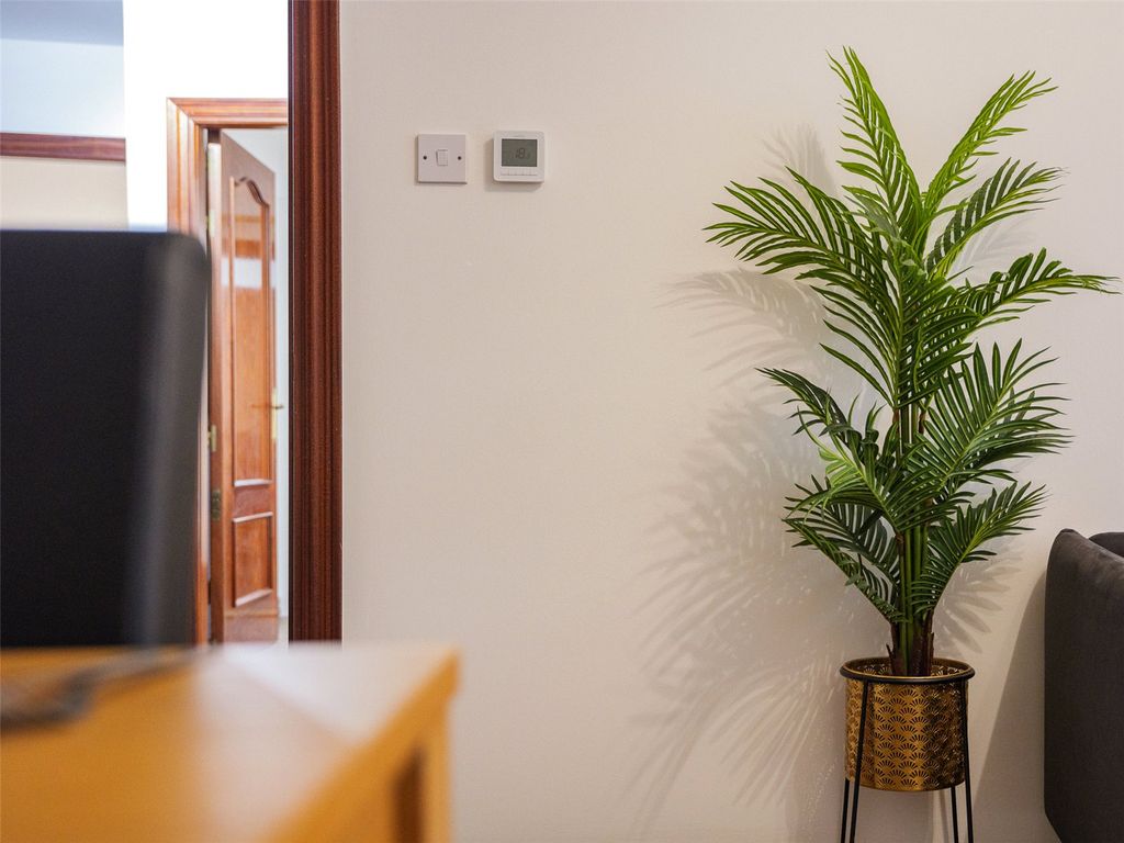Additional image 8 of 2 bed flat for saleJohns Place, Edinburgh, Midlothian EH6
