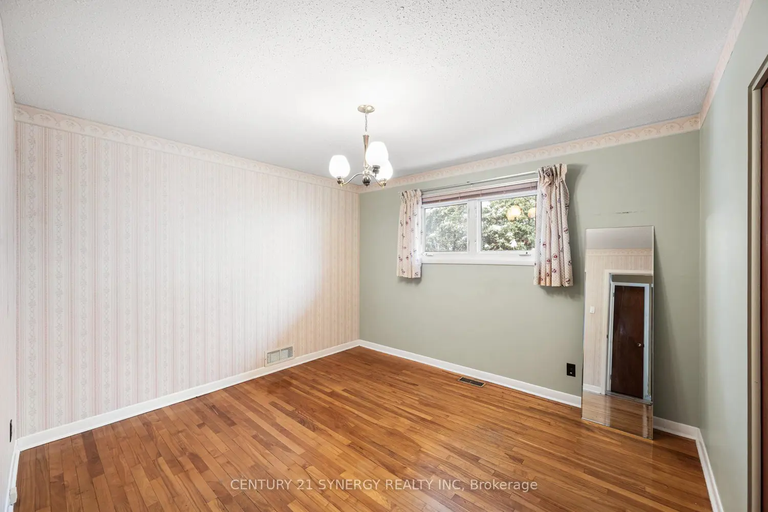 Additional image 13 of 2414 Joliffe Street