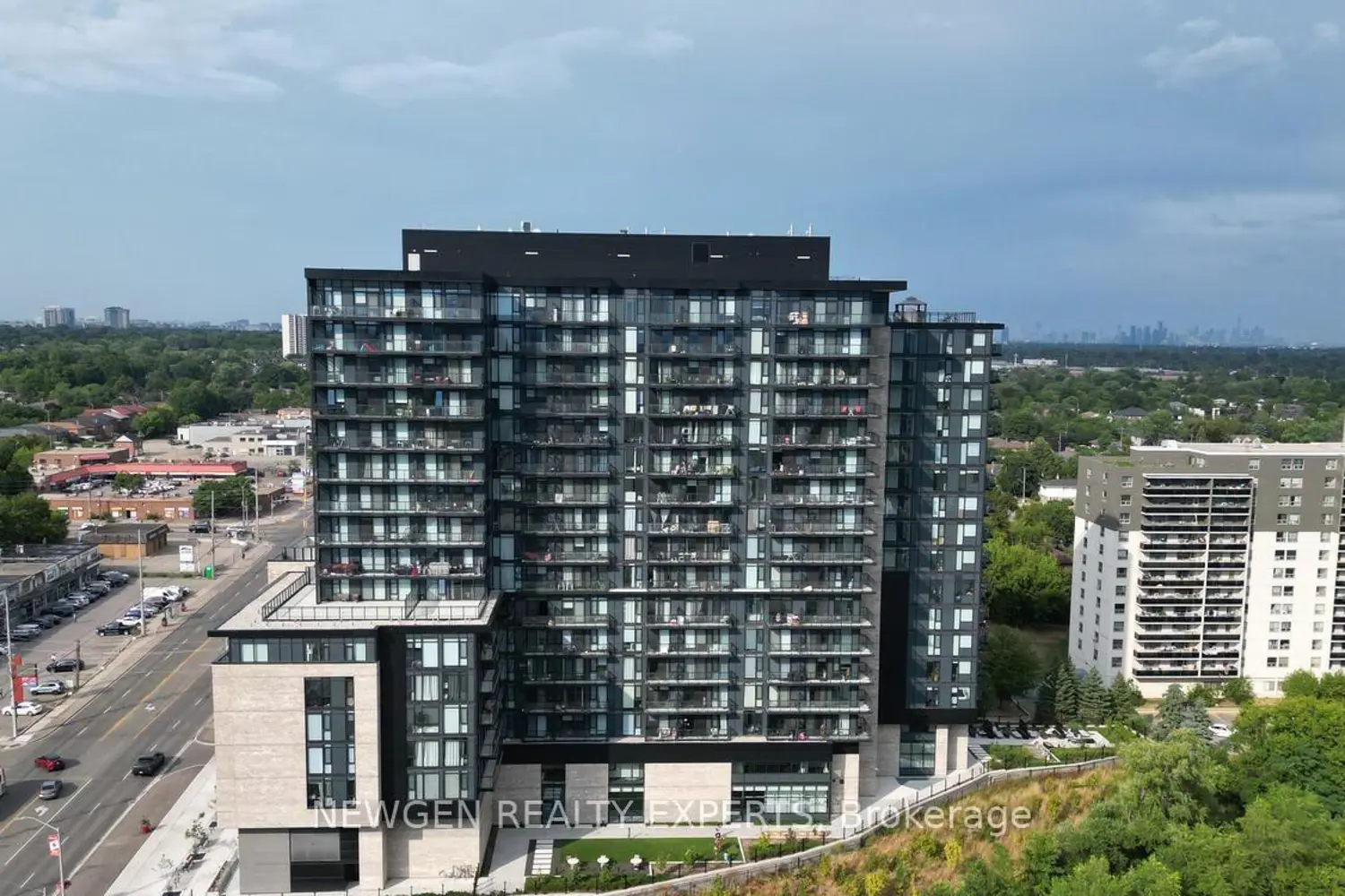 86 Dundas Street 916