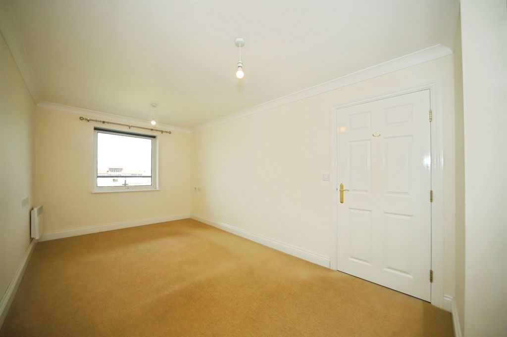 Additional image 10 of 2 bed flat for saleCoal Orchard, Taunton TA1