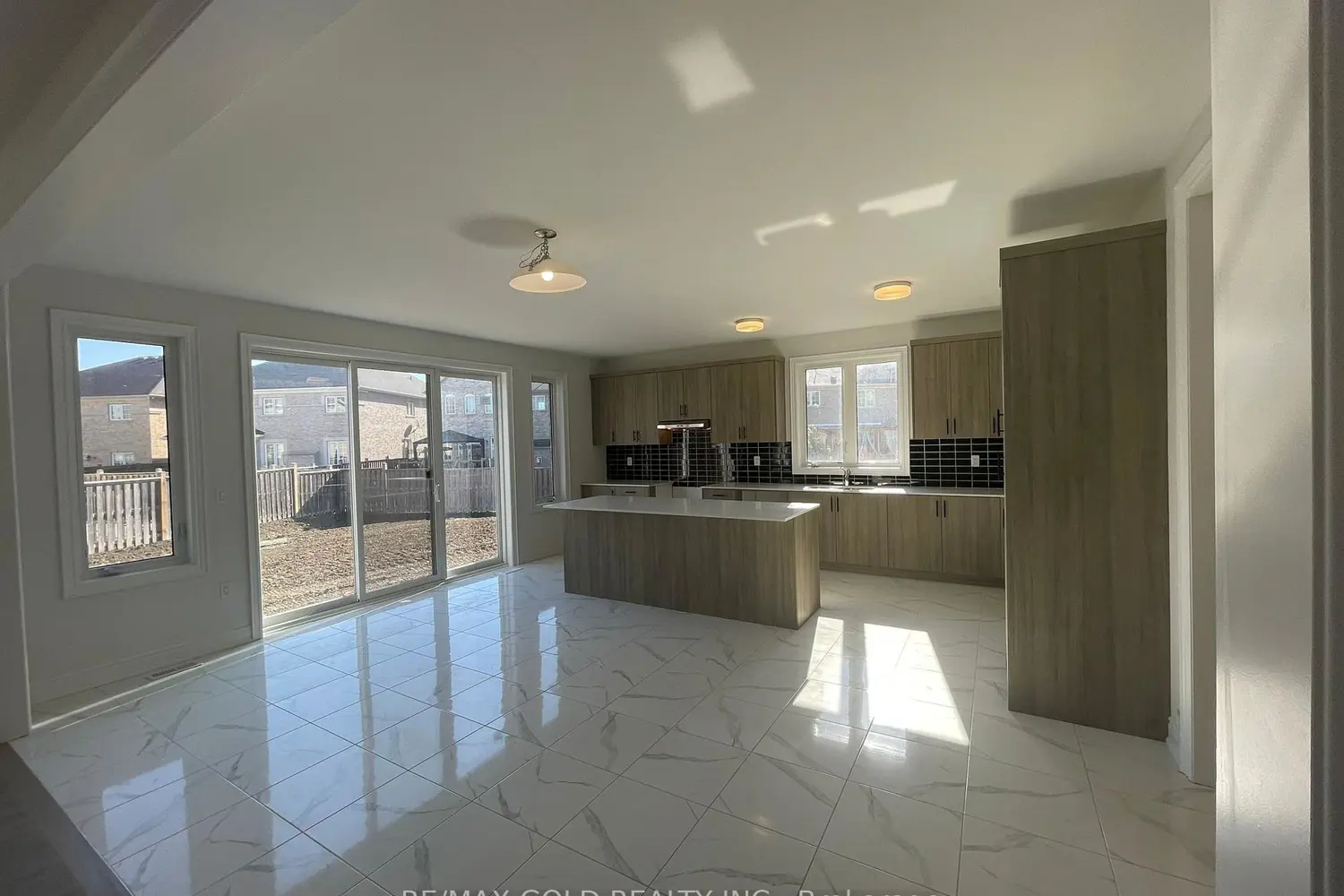 Additional image 18 of 31 Dolomite Drive