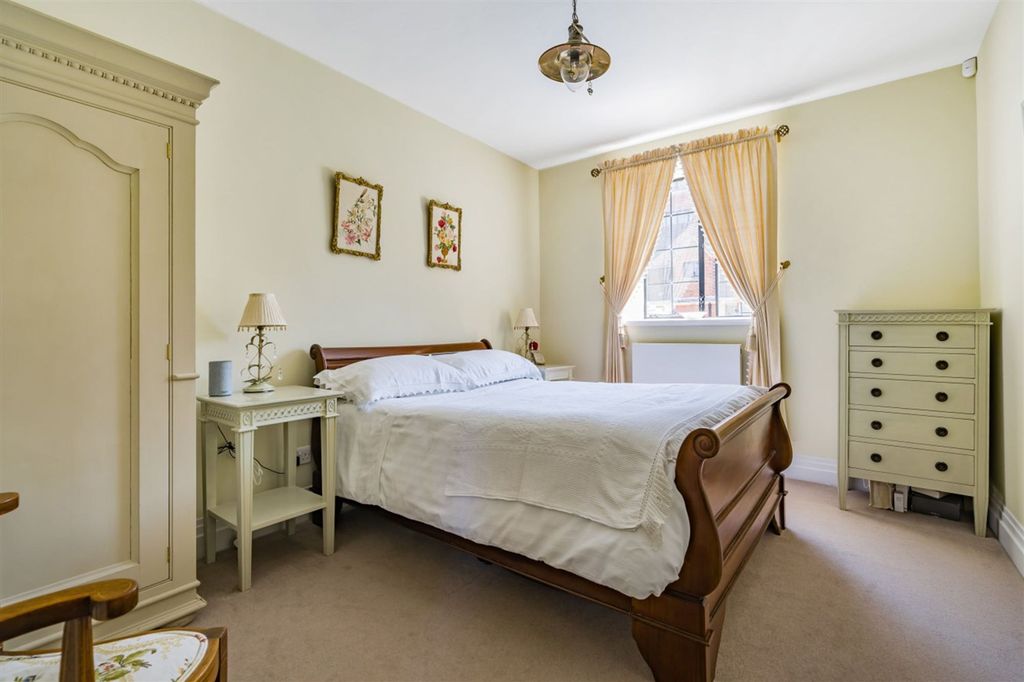 Additional image 7 of 2 bed flat for saleKings Drive, Midhurst GU29