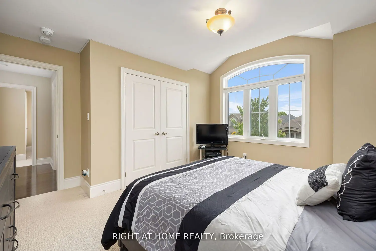 Additional image 10 of 25 Charterhouse Drive