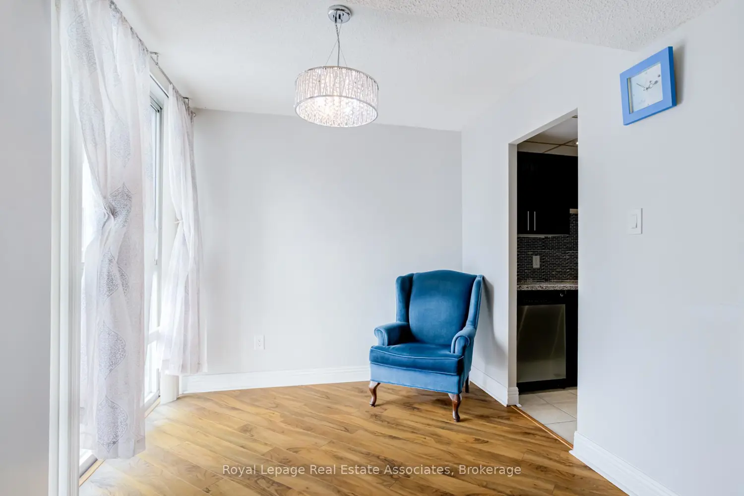 Additional image 5 of 3650 Kaneff Crescent 1006