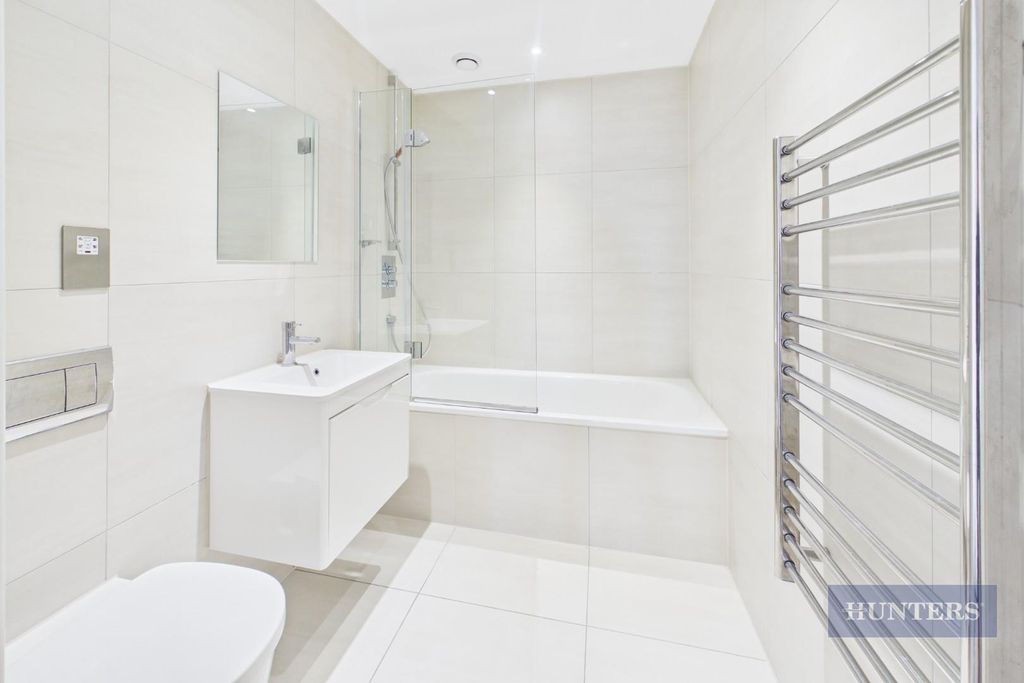 Additional image 16 of 3 bed flat for saleThe Moresby Tower, Ocean Village SO14