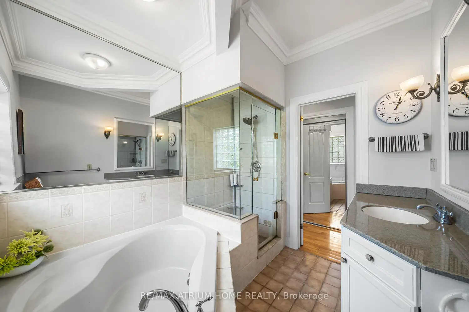 Additional image 15 of 24 Abitibi Avenue