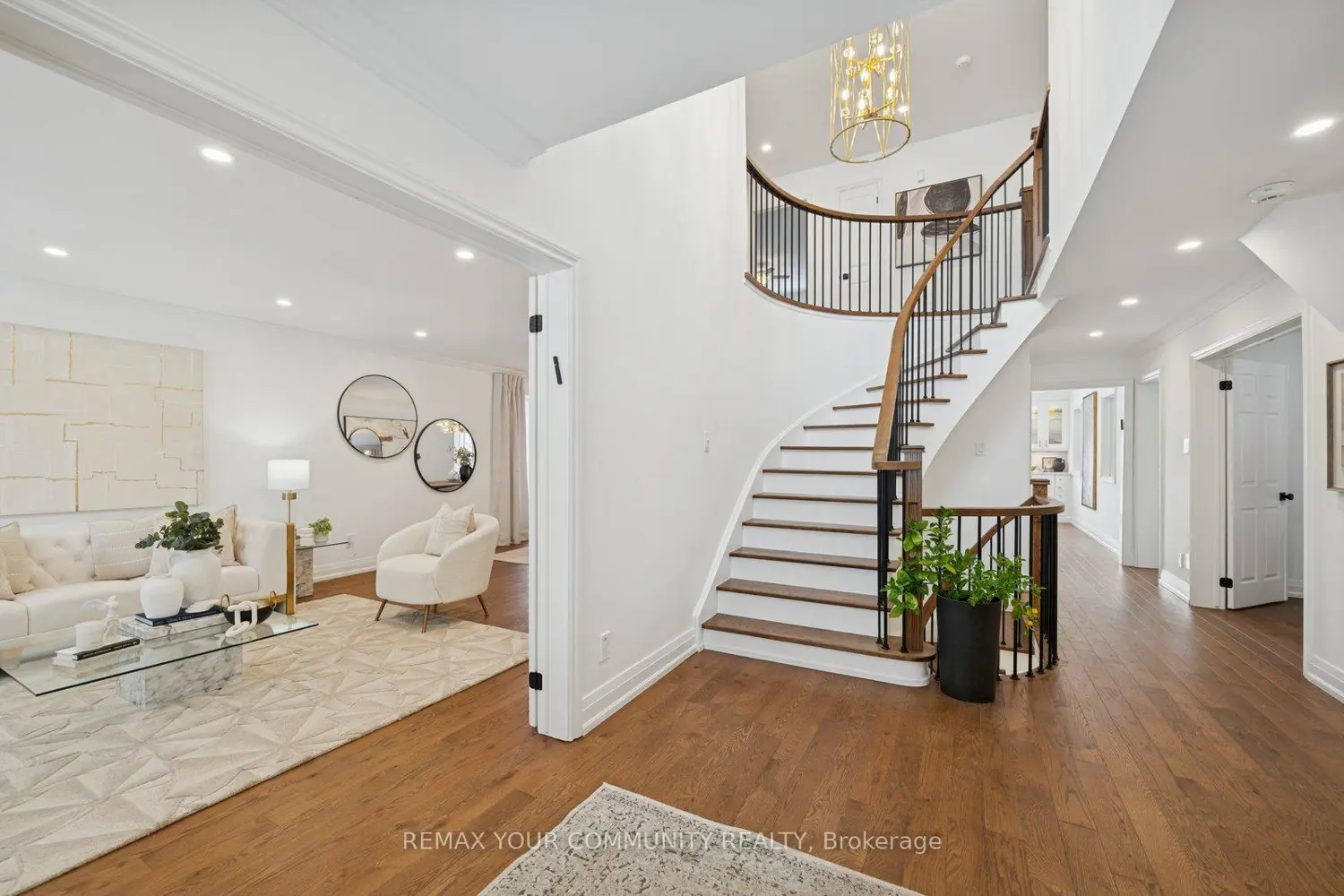 139 Franklin Avenue photo 2
