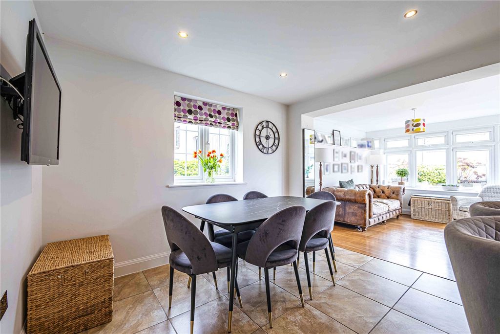 Additional image 3 of 4 bed detached house for saleDunstable Road, Caddington, Central Bedfordshire LU1