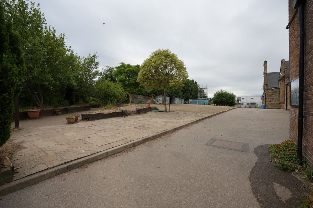 Additional image 13 of Town house for saleTinsley Park Road, Sheffield S9