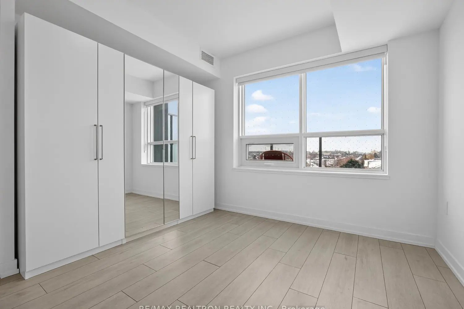 Additional image 16 of 556 Marlee Avenue 407