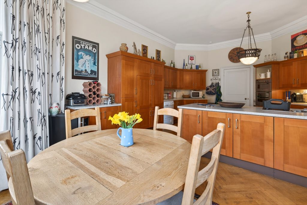 Additional image 6 of 4 bed flat for sale21 2 Rothesay Terrace, Edinburgh EH3