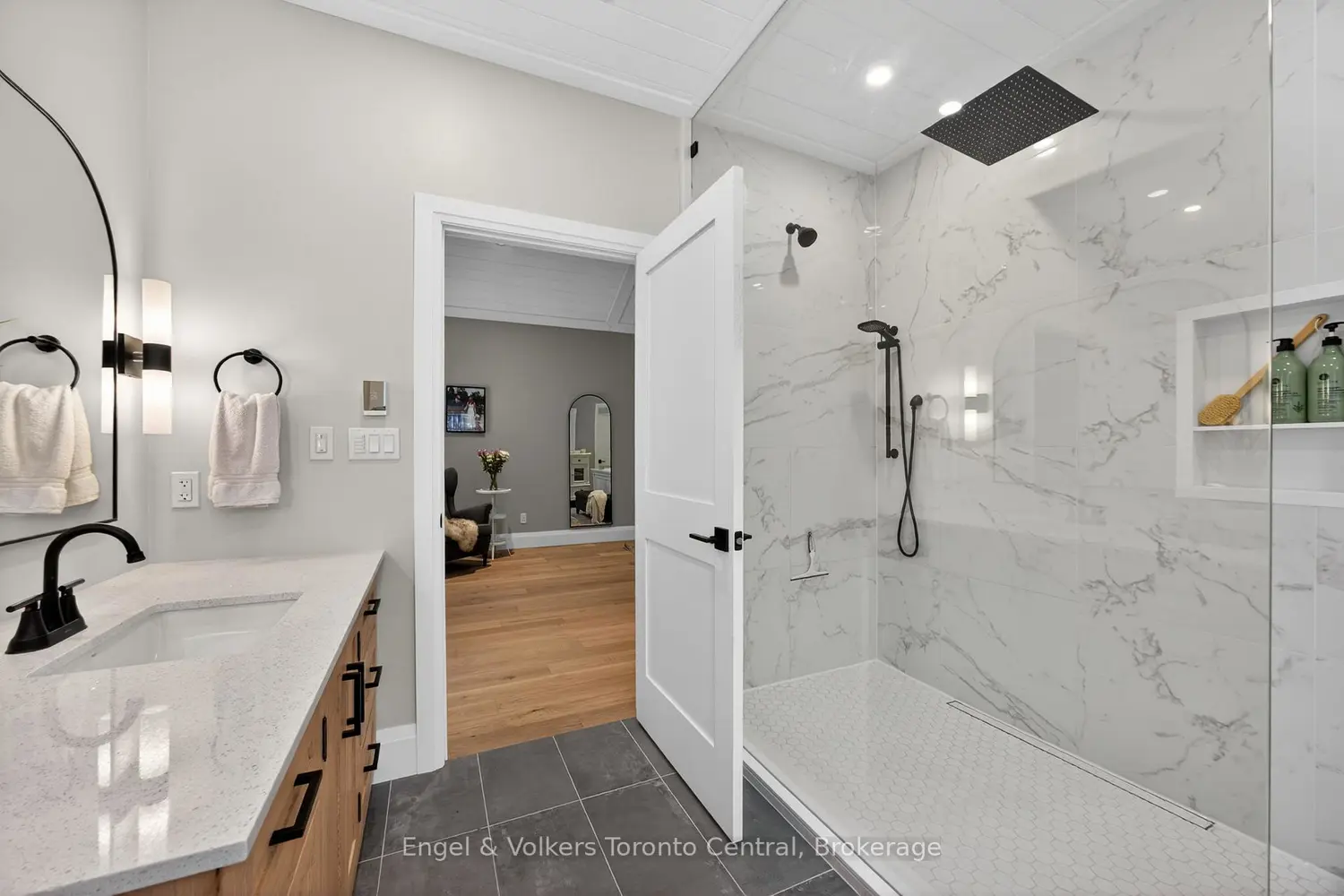 1107 Xavier Street photo 5