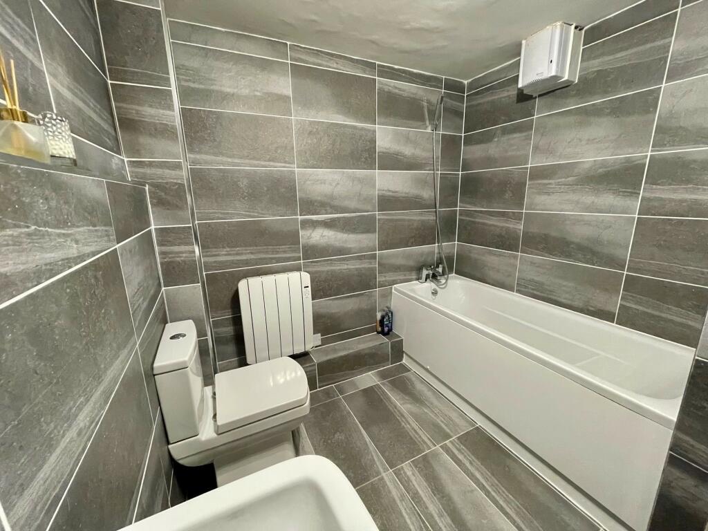 Additional image 6 of 2 Bed Flat, The Lodge, B16, N1 7GU