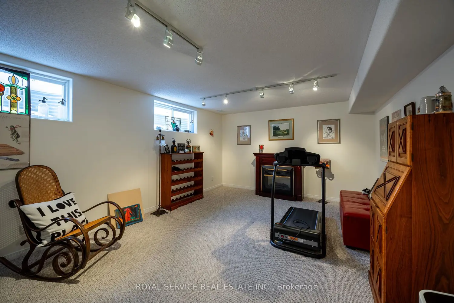 Additional image 16 of 877 Wentworth Street 6