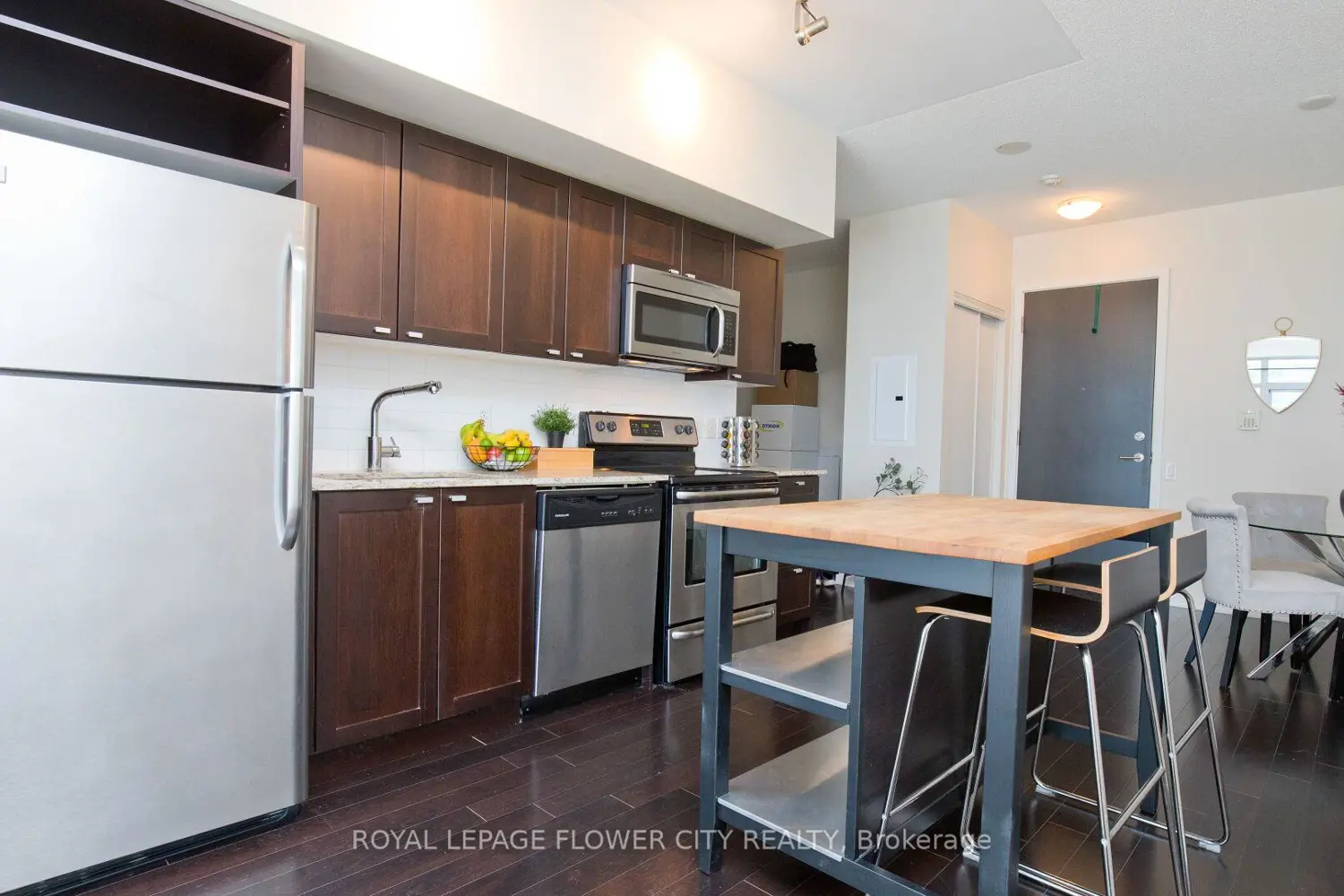 Additional image 16 of 105 The Queensway Avenue 415