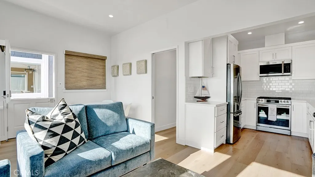 Additional image 35 of 3206 W Oceanfront, Newport Beach, CA 92663