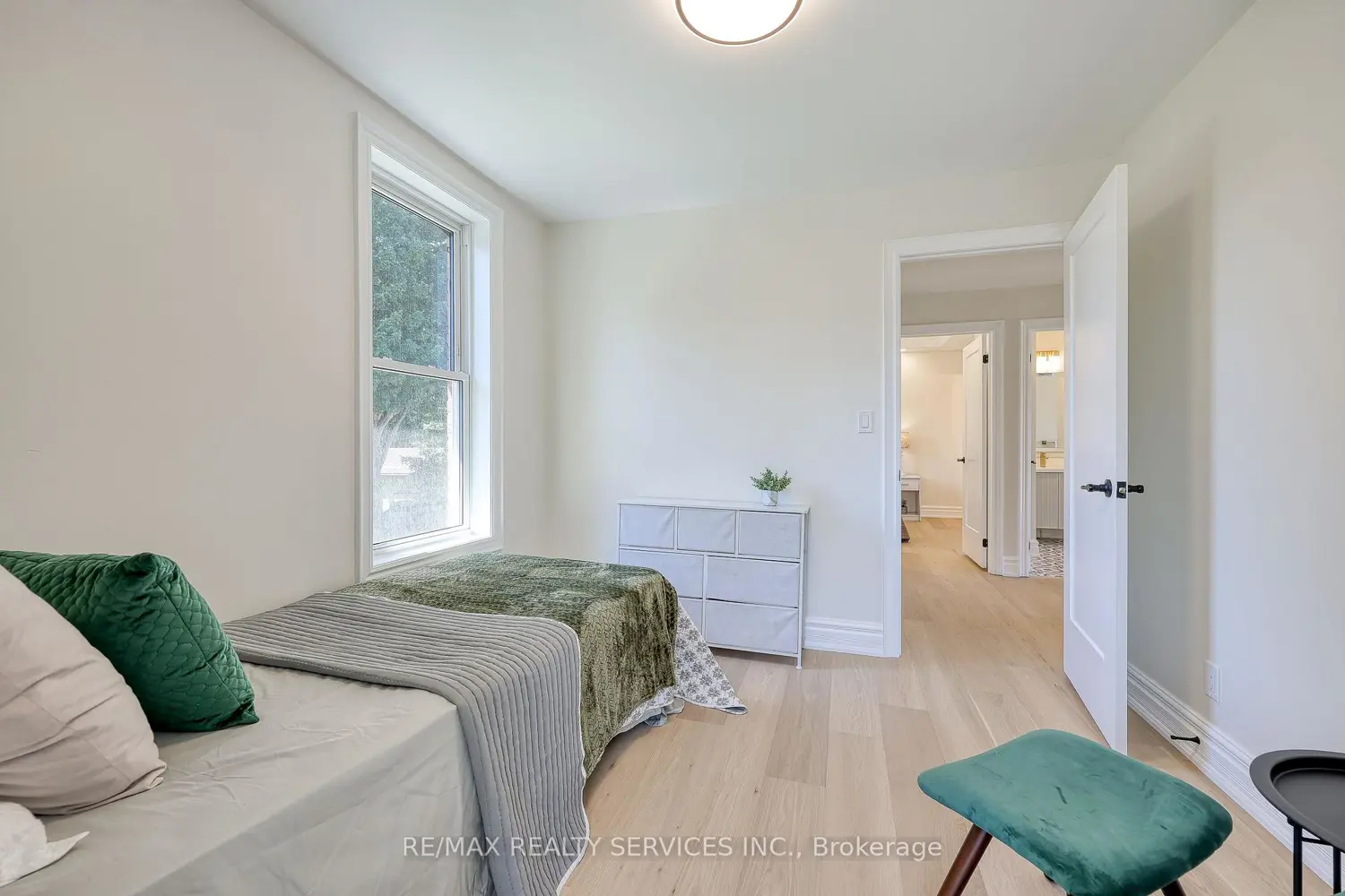 152 Blandford Street photo 3