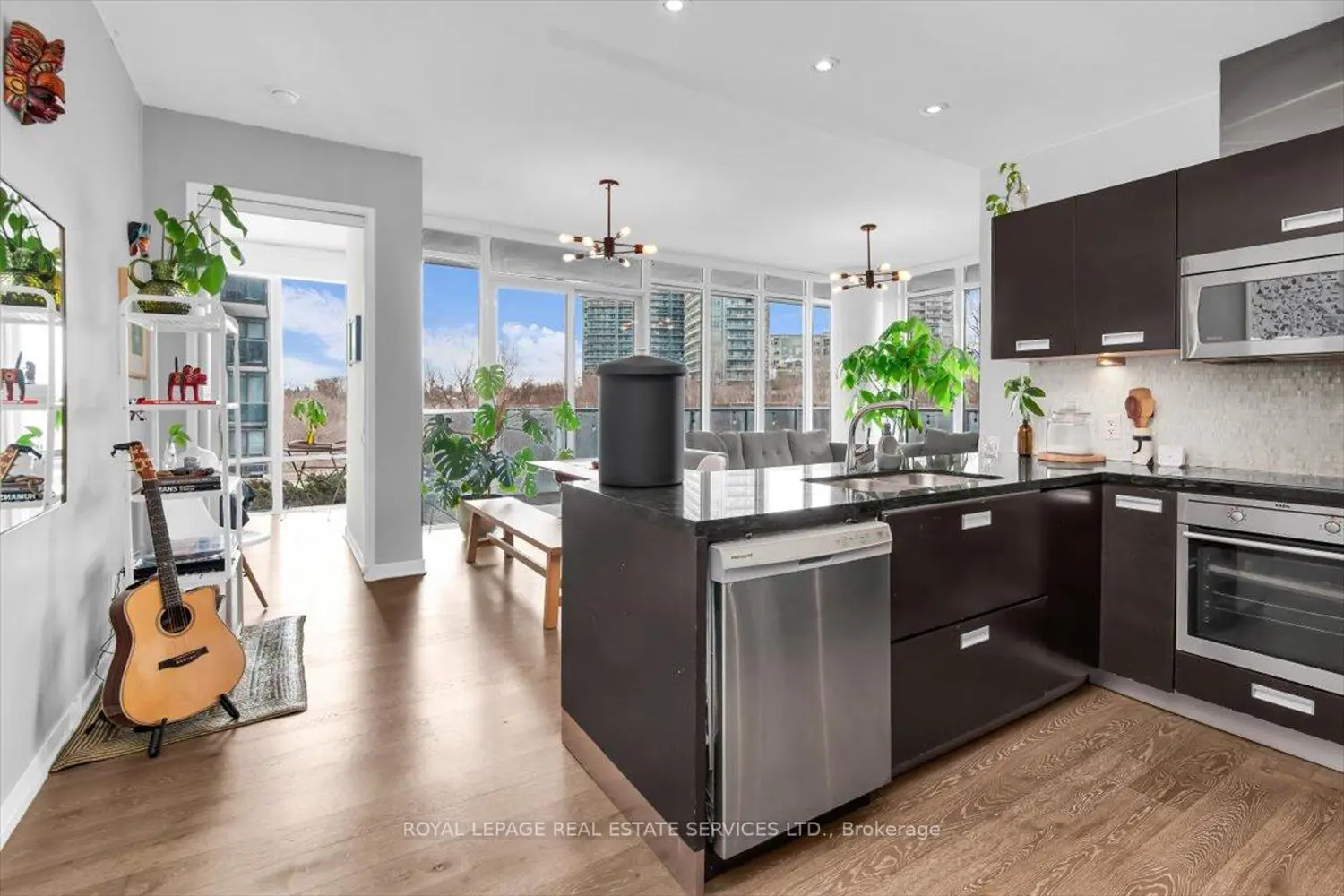 90 Park Lawn Road 316