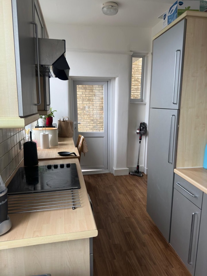 Additional image 10 of 2 Bed Flat, Edgeley Road, SW4, N1 7GU