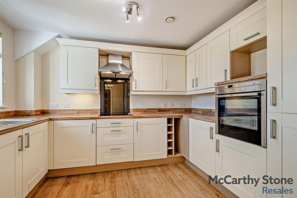 Additional image 2 of 2 bed flat for saleBarnhill Court, Barnhill Road, Chipping Sodbury, Bristol BS37