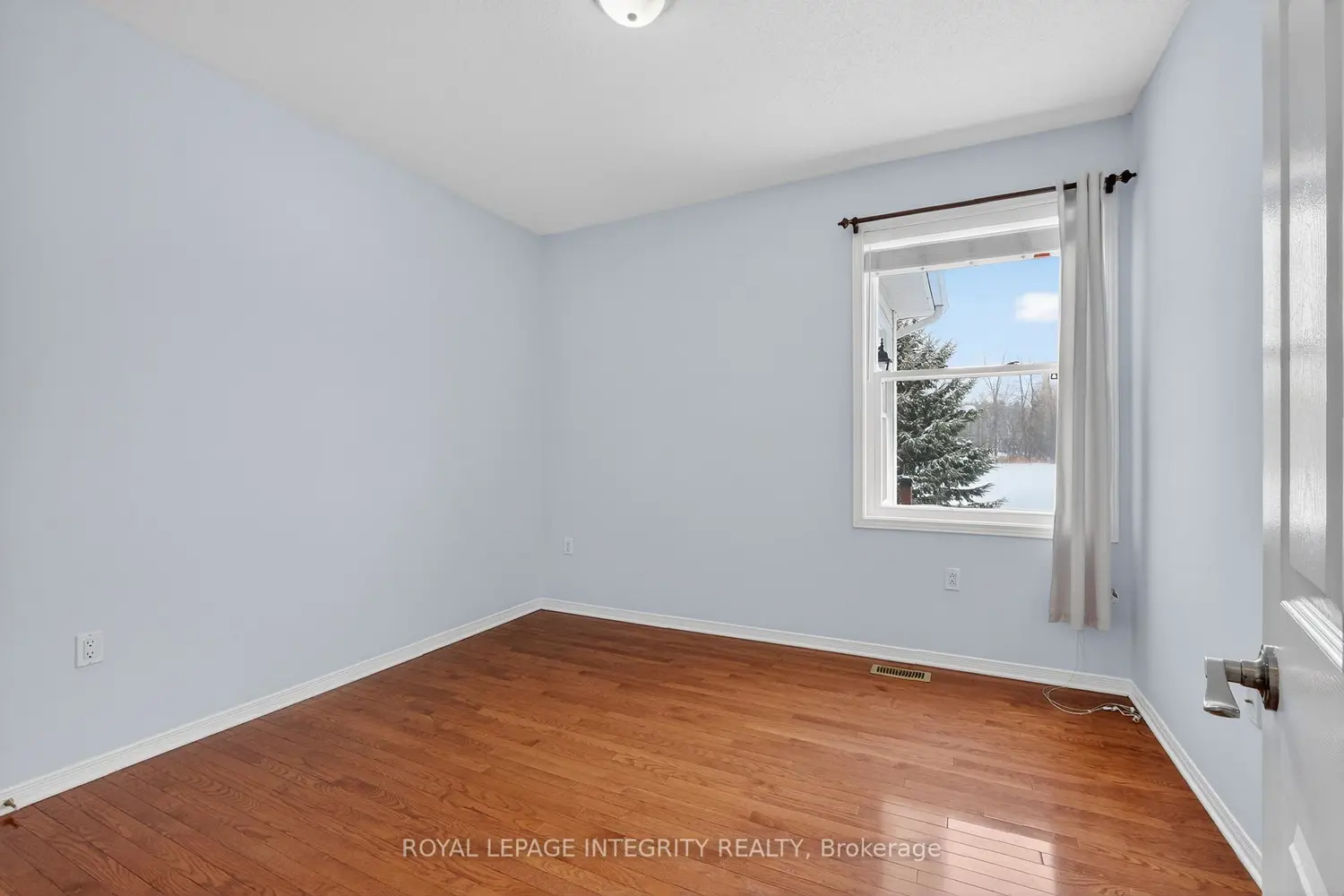 Additional image 10 of 657 Country Trail Private