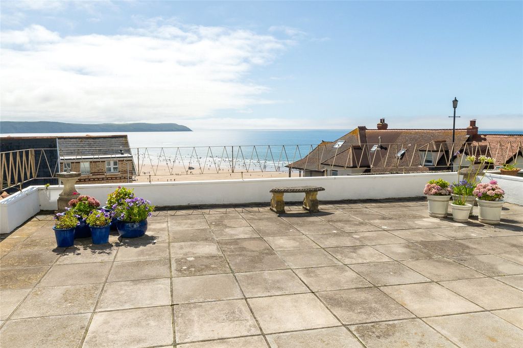 3 bed flat for saleBay View Road, Woolacombe, Devon EX34 photo 2