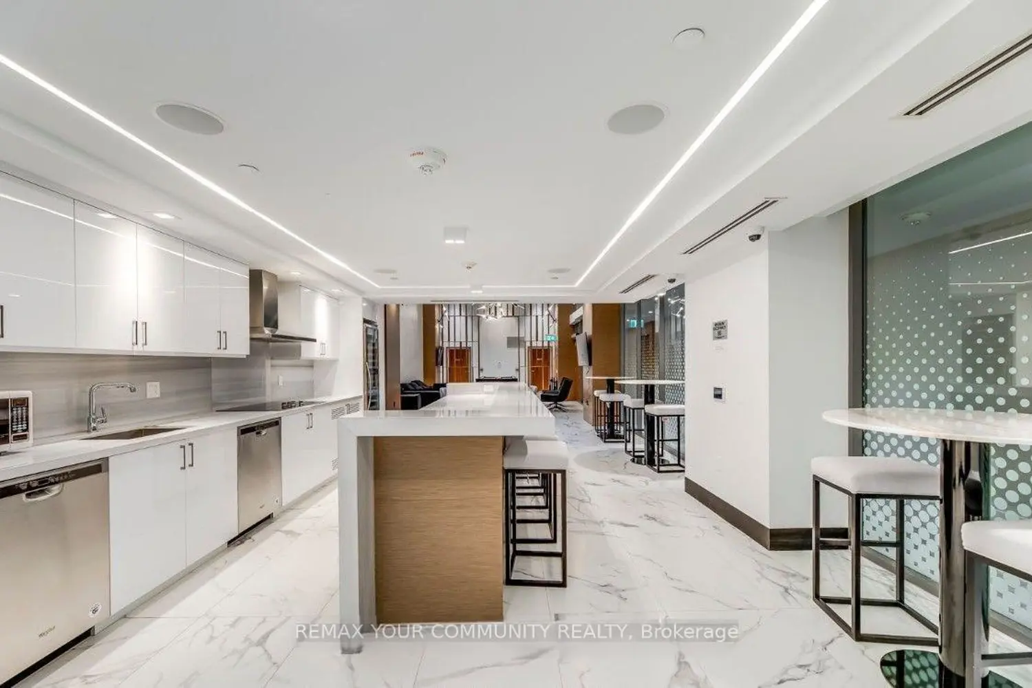 Additional image 9 of 15 Queens Quay 408