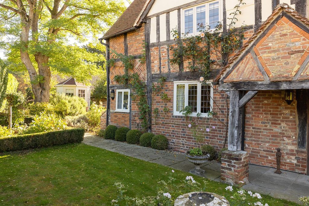 Additional image 4 of 5 bed detached house for saleStation Road, Kintbury, Hungerford, Berkshire RG17