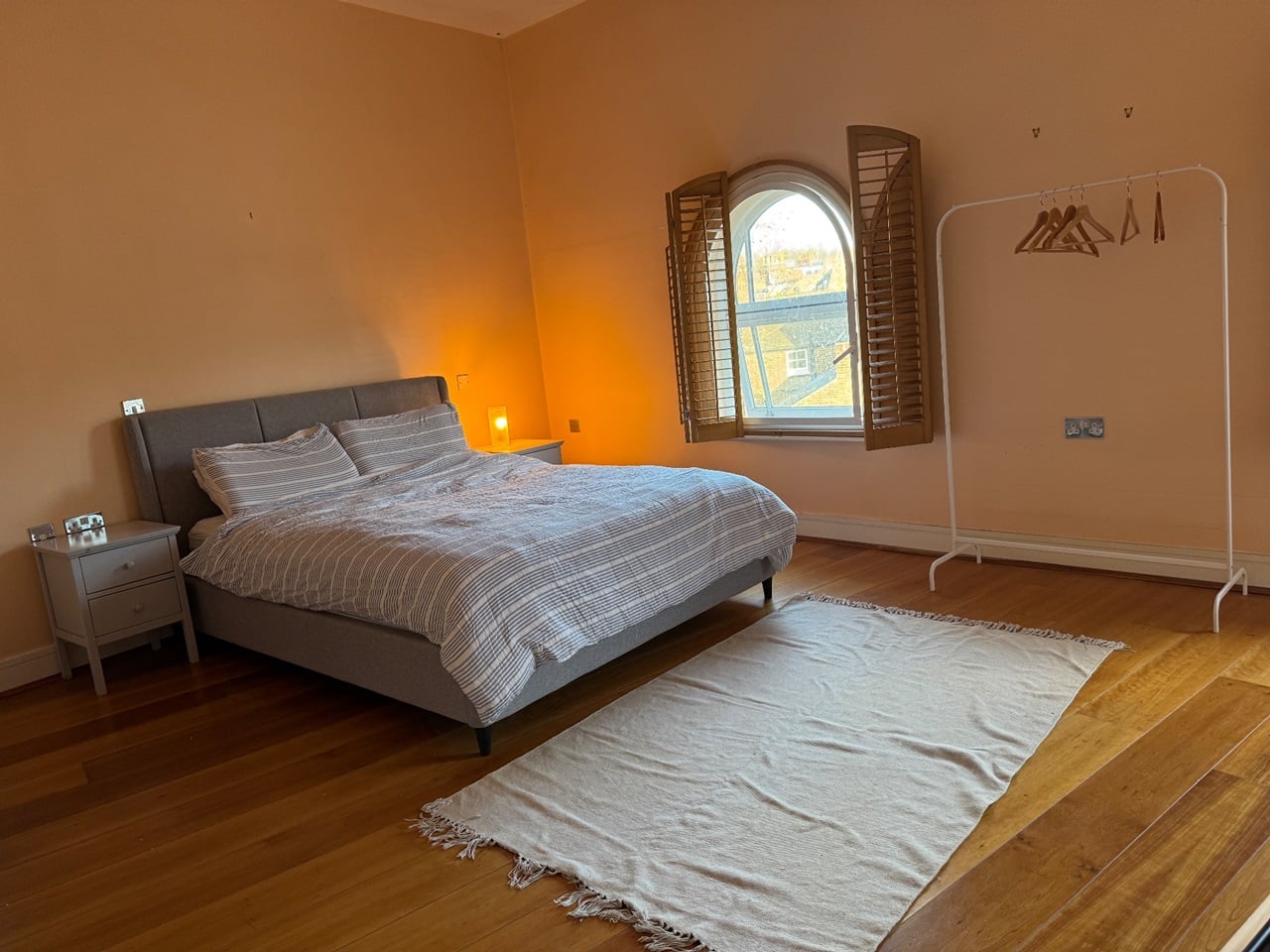 Additional image 2 of 2 Bed Flat, Battersea Bridge Rd, SW11, N1 7GU