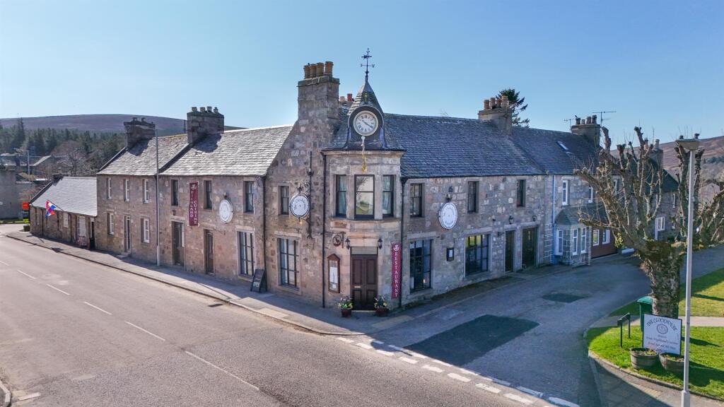 The Clockhouse Restaurant & 2 Apartments, The Square, Tomintoul