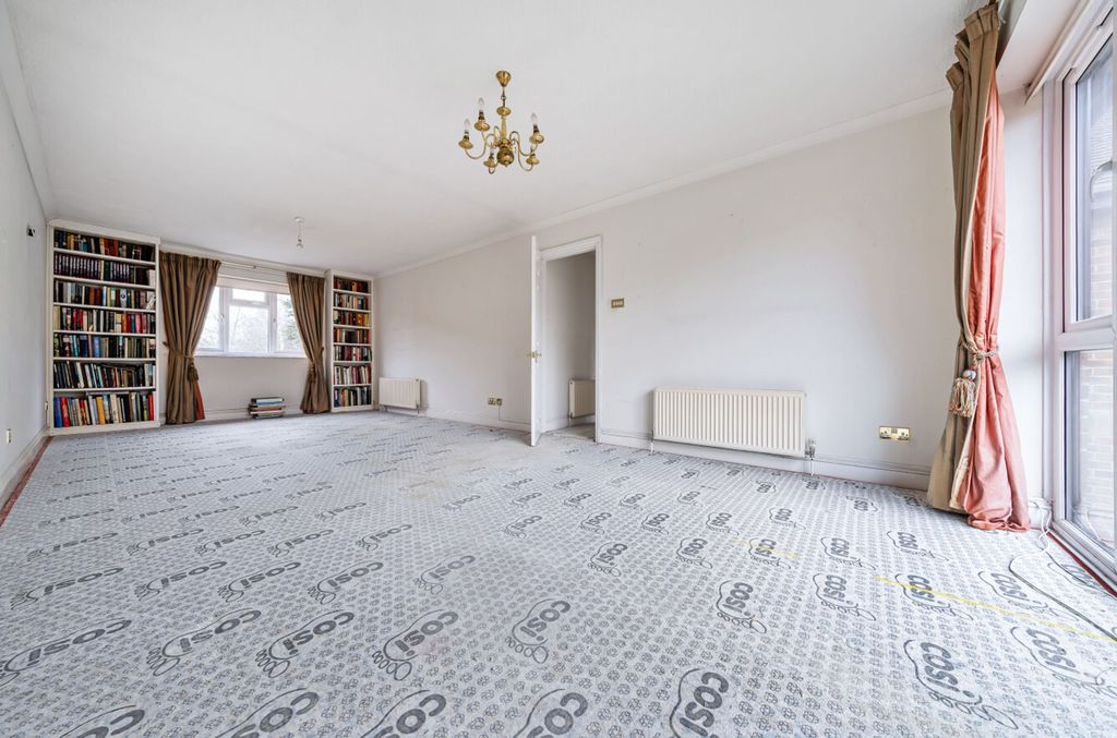 Additional image 3 of 3 bed flat for saleTudor Close, Chichester PO19