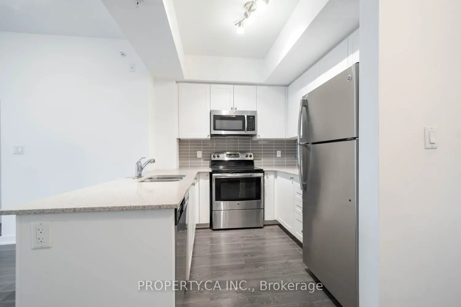 Additional image 2 of 3560 St Clair Avenue 424