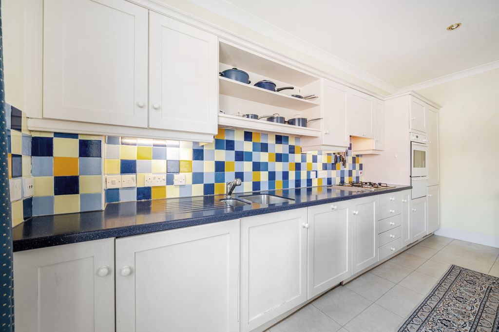 Additional image 5 of 3 bed flat for saleHarcourt Manor, Salisbury SP2