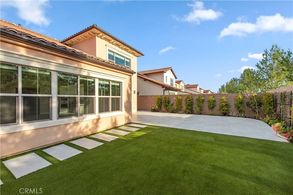 201 Evaroad, Irvine, CA 92602