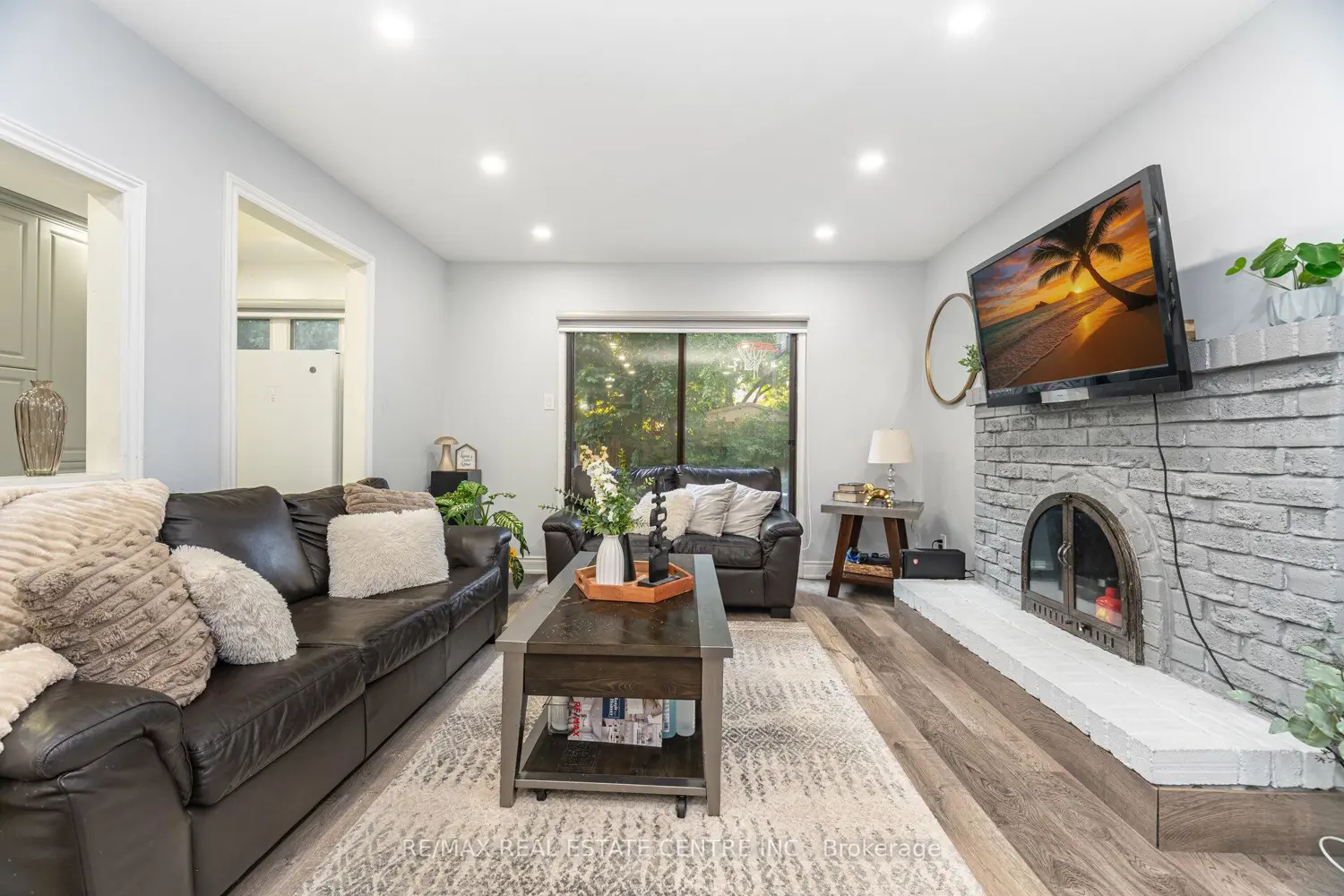 Additional image 5 of 44 Abelard Avenue