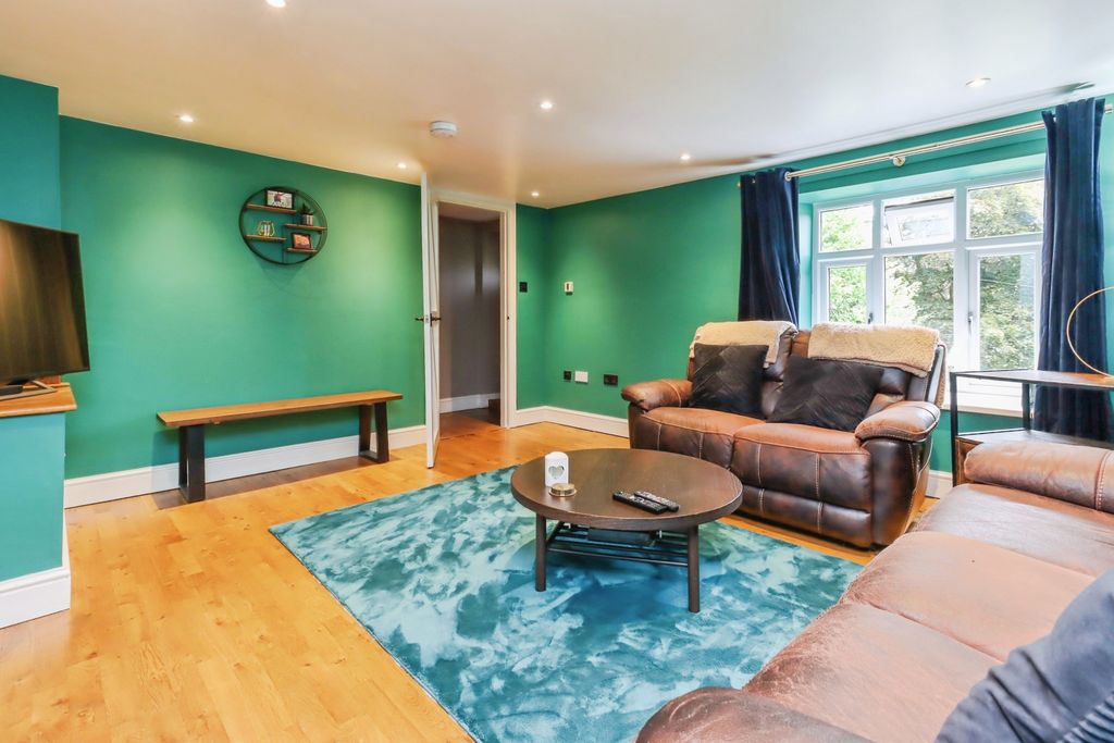 2 bed flat for saleDolywern, Llangollen LL20 photo 4