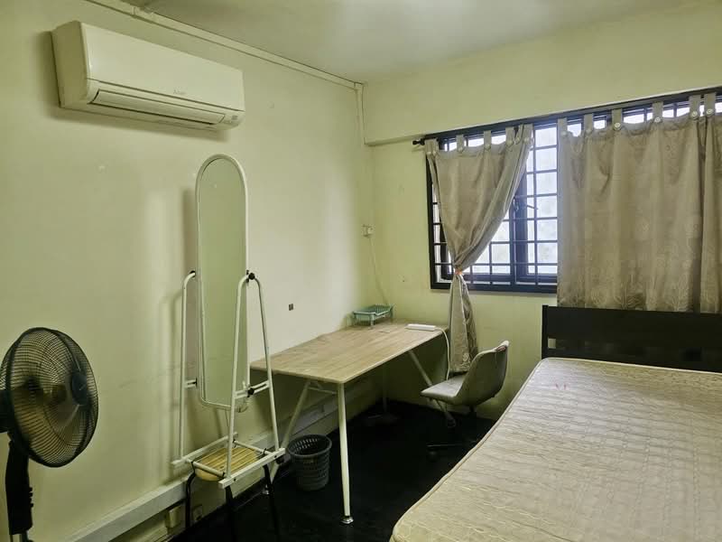 660 Yishun Avenue 4
