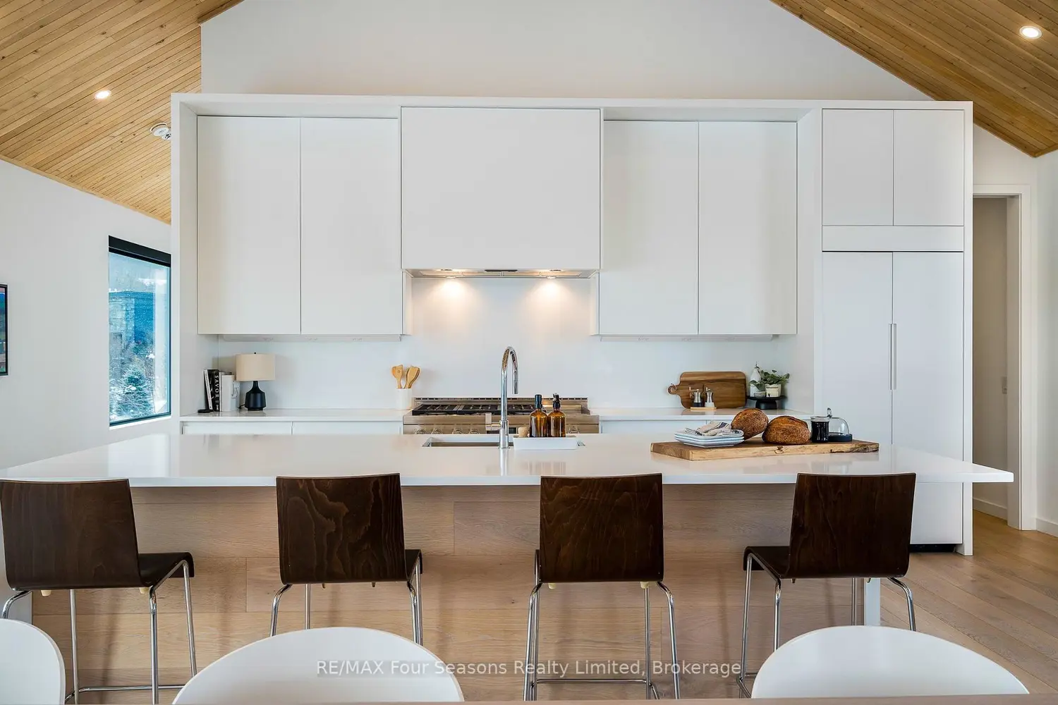 Additional image 5 of 126 Courchevel Crescent