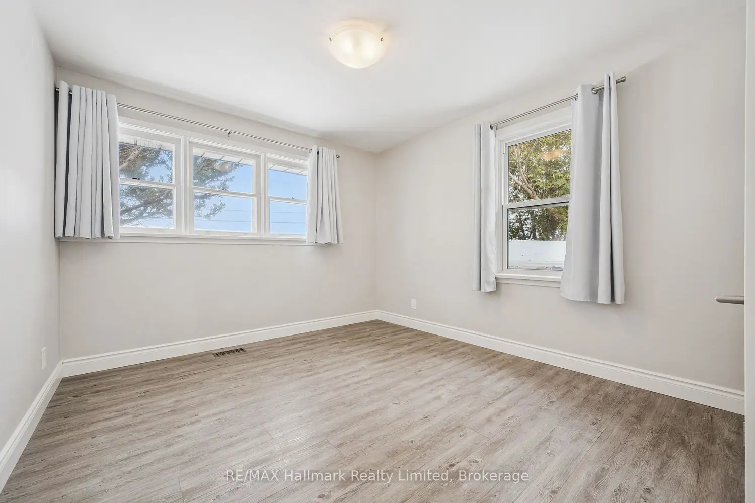 Additional image 10 of 474 College Avenue