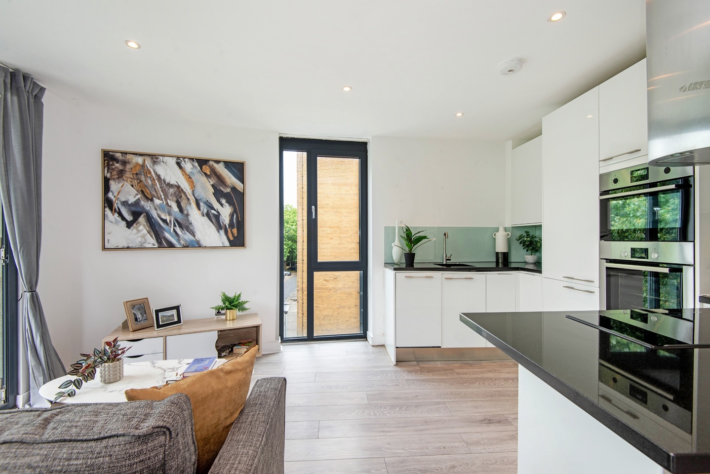 Additional image 3 of 2 Bed Flat, Tavistock Crescent, W11, N1 7GU