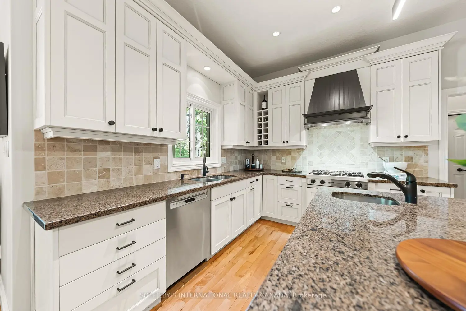 80 Cedarbrook Court photo 3