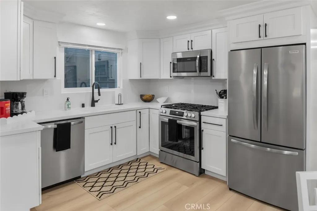 Additional image 11 of 114 Onyx Ave, Newport Beach, CA 92662