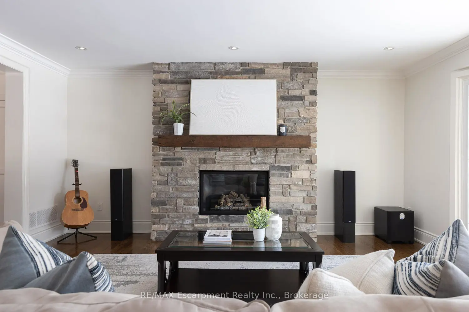 165 Walby Drive photo 4