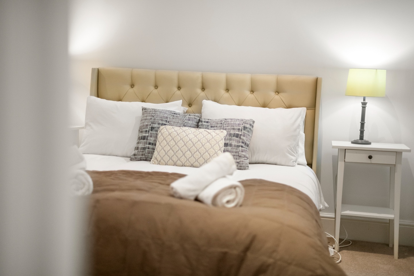 2 Bed Flat, Pembridge Gardens, W2, N1 7GU