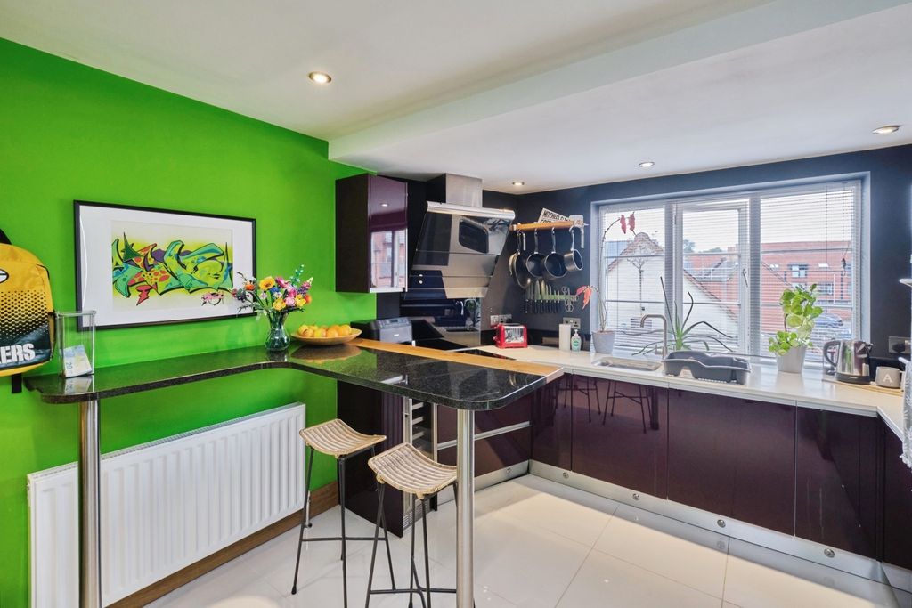 Additional image 8 of 2 bed flat for saleTamworth Street, Lichfield, Staffordshire WS13