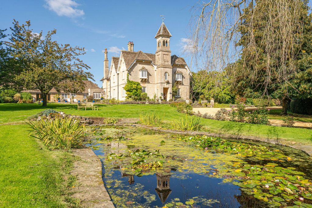 6 bed detached house for saleLanhill, Chippenham SN14