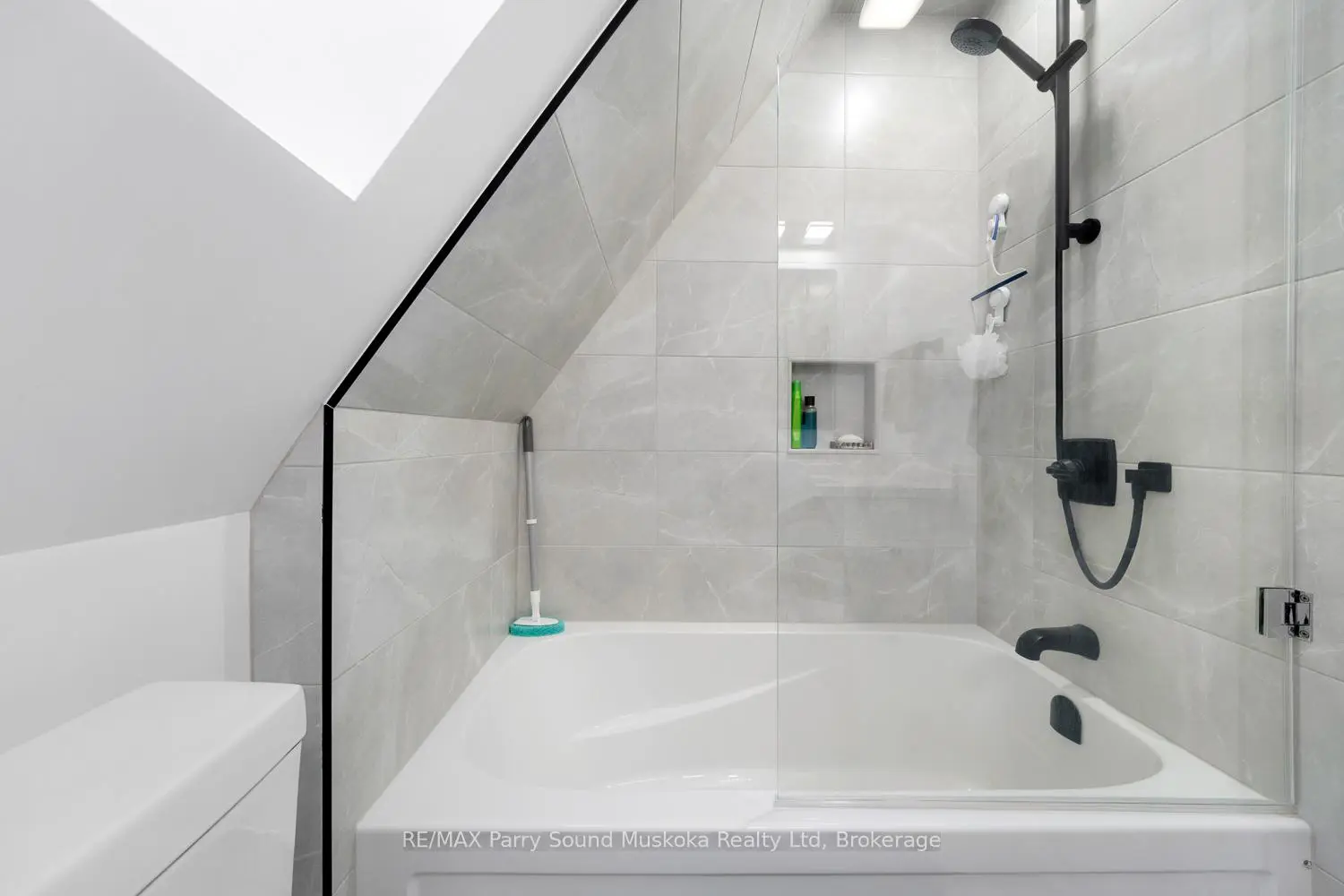 Additional image 16 of 113 Bayview Drive