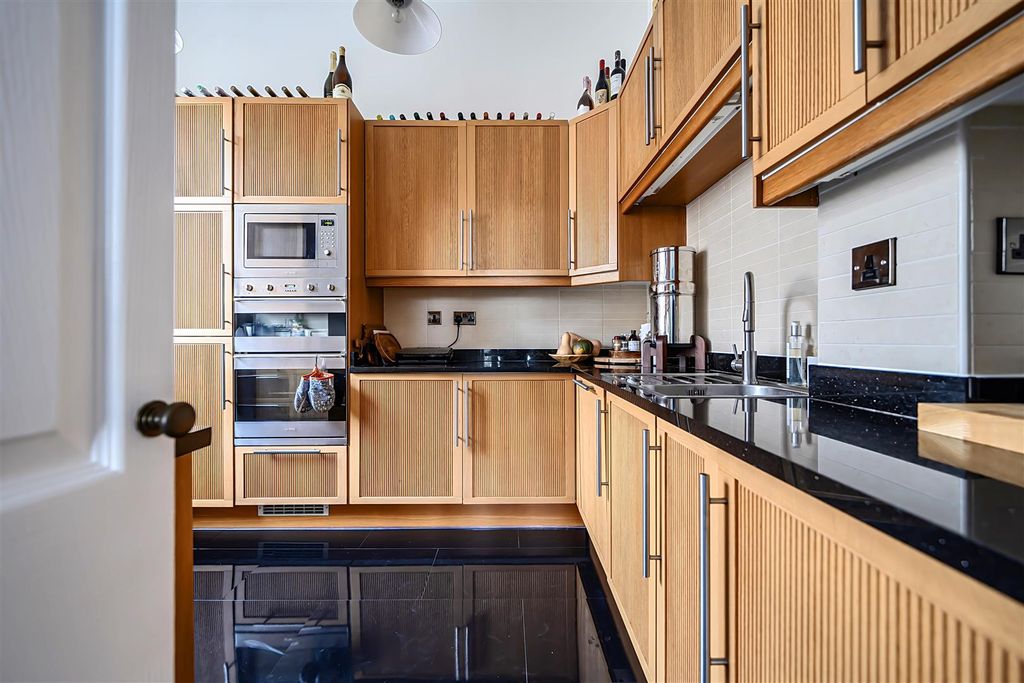Additional image 10 of 2 bed flat for saleElton Road, Clevedon BS21
