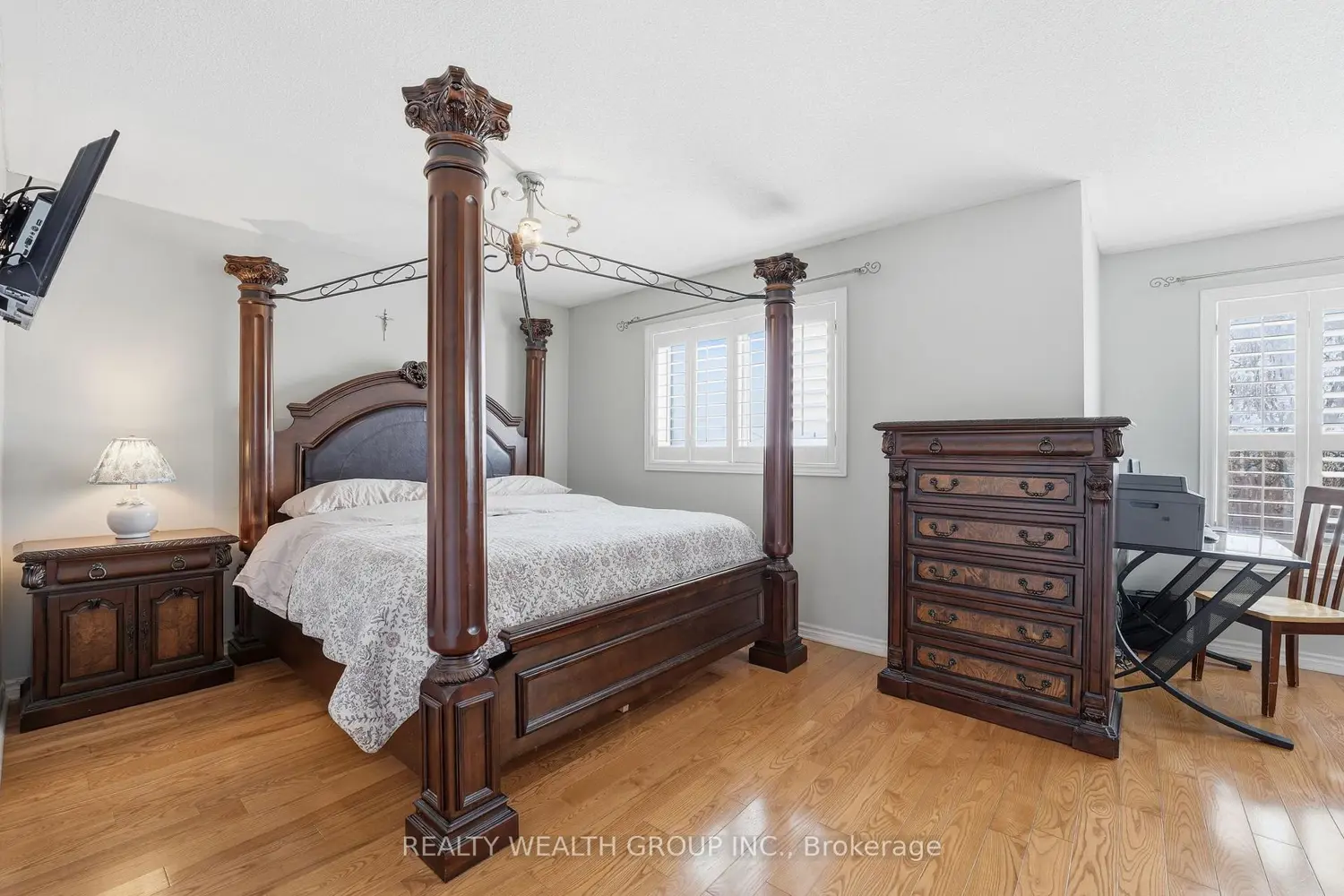 84 Bayview Avenue photo 3