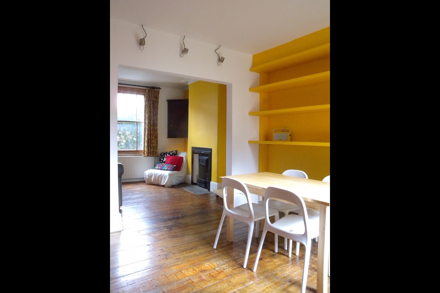 3 Bed Terraced House, Sabine Road, SW11, N1 7GU